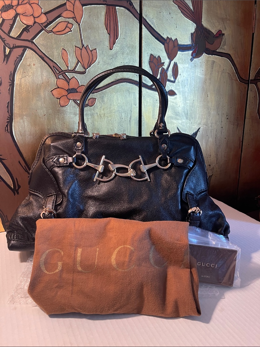 Gucci Black Leather Shoulder Bag with Silver Horsebit Detail Pre Owned